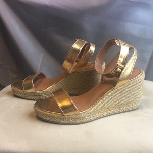 Lilly for Target gold wedge sandals